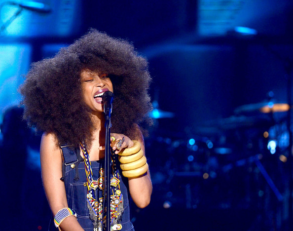   http://rnbmain.thisisrnb.netdna-cdn.com/wp-content/uploads/2013/01/eryakah-badu.jpg   